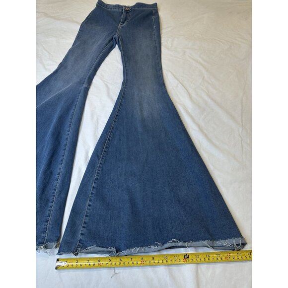 We the free Bell bottom flare jeans Just Float On Flare Jeans 24x33 Raw Hem - Picture 7 of 9